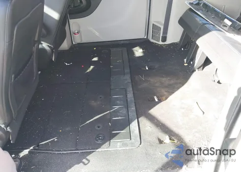 2020 Dodge Grand Caravan Sxt z USA, uszkodzony, nr VIN 2C4RDGCG7LR196557